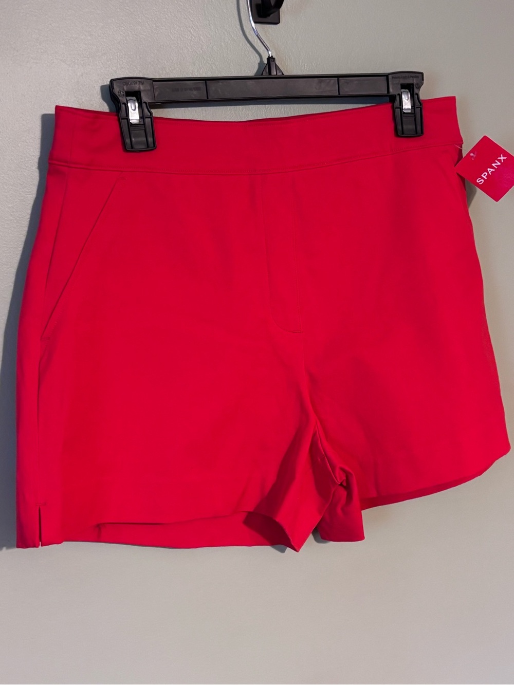 SPANX Polished Stretch Cotton 4” Shorts in True Red size M NWT